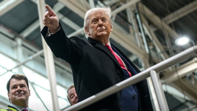 Qué hizo Trump hoy: su conversación con gobernador de Minnesota para contener la crisis