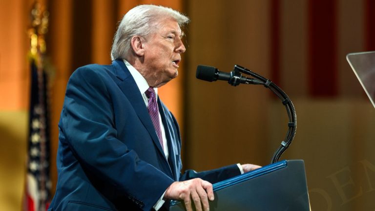 Qué hizo Trump hoy: advirtió al alcalde de Minneapolis de estar 