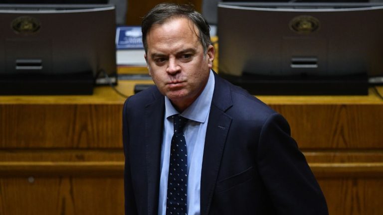 Trama Bielorrusa: chats indagados en causa Vivanco vinculan a asesor de Matías Walker en  reuniones con jueces y notarios