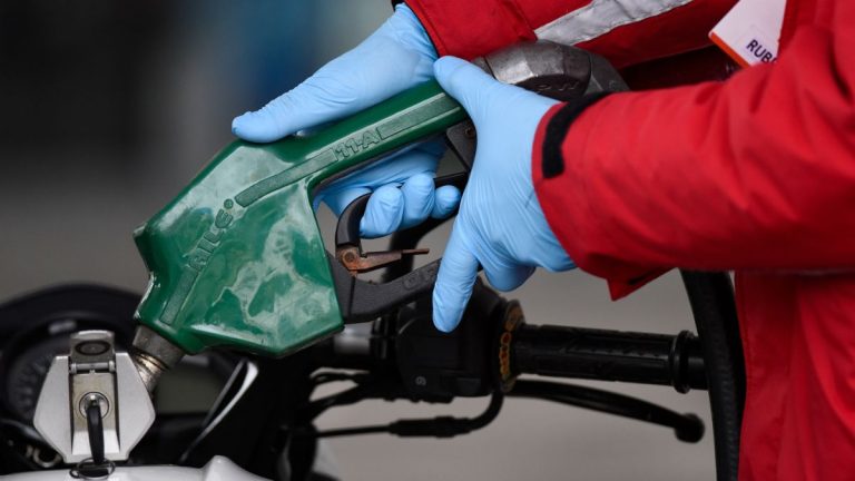 Fuerte alza de la parafina es la mayor sorpresa: cuánto variarán los precios de los combustibles