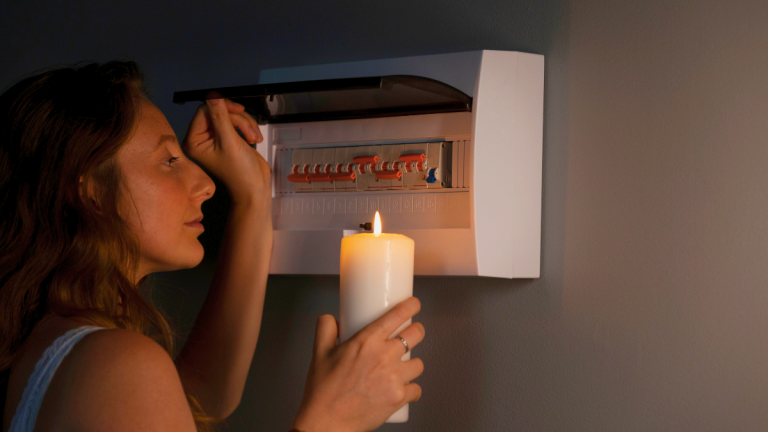 Empresas de gas y luz van al TC para dejar sin efecto la reposición gratuita ante catástrofes