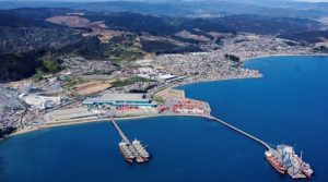 Vidrios, puerto y forestales: las principales actividades económicas de la golpeada ciudad de Lirquén