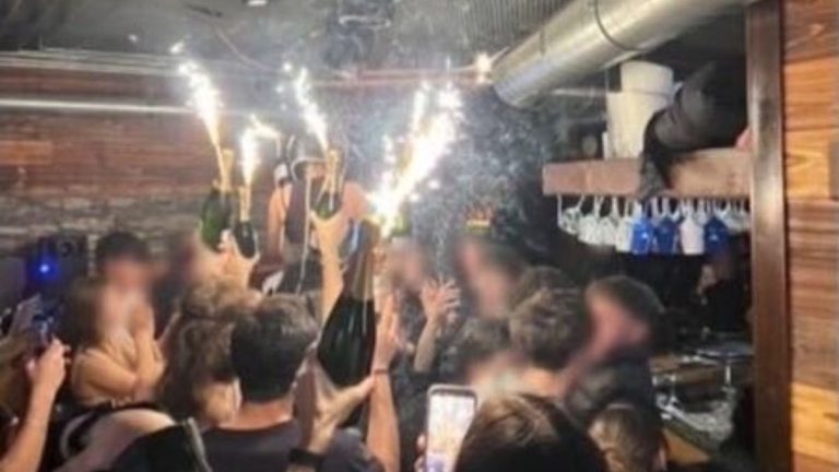 VIDEO - Velas de bengala: la principal pista del origen del incendio en Suiza que dejó 40 muertos y 119 heridos