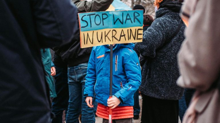 Niños en Rusia tendrán entrenamiento militar: los hallazgos del servicio de Inteligencia ucraniano