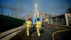 “La vida cambia en un minuto”: el desgarrador testimonio de bombero que estuvo en la explosión en Renca