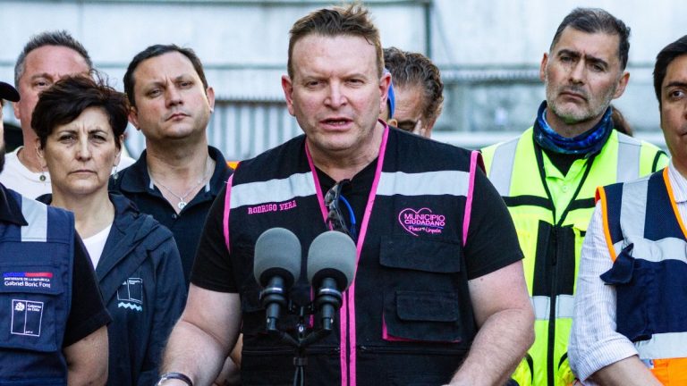 Alcalde de Penco responde cuestionamientos de ministra Orellana: 