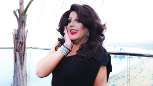 La trayectoria de Asskha Sumathra, la primera transformista en llegar al Festival de Viña