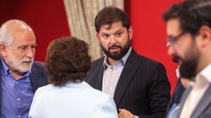 Futuro oficialismo alista fiscalización a bonos pagados a Boric y sus ministros, y apuestan por su eliminación en gobierno de Kast