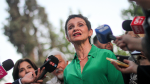 Tohá exige regularización de 180 mil inmigrantes irregulares empadronados para evitar que sean 