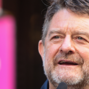 Sonríe Claudio Orrego: Fiscalía desestima investigación por coaching cuestionado por Contraloría