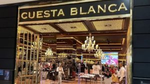 Zapatos españoles y ropa argentina: dos marcas se van de Chile y liquidan todo su stock