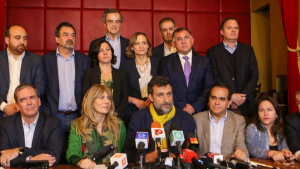 El vacío del centro político tras disolución de Demócratas y Amarillos