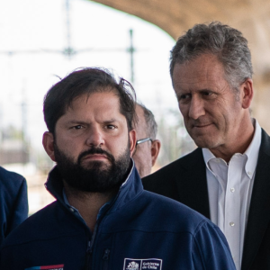 Efectivamente, y aunque el decreto estuvo firmado, el proyecto de cable chino aún debía enfrentar una nutrida permisología