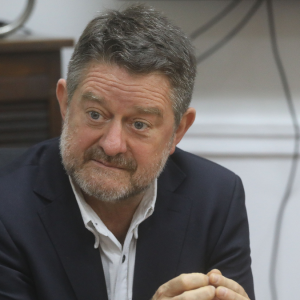 Recurso de destitución: el último obstáculo de Orrego para cerrar el flanco de ProCultura tras rechazo de desafuero