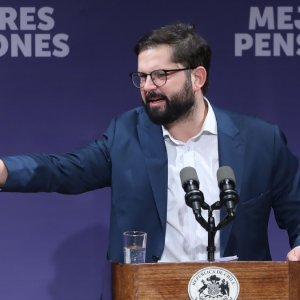 Guerra verbal entre Boric y la UDI amenaza con desahuciar definitivamente agenda legislativa del Gobierno