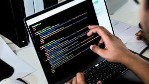 La IA llegó a las pymes, ahora falta que el sistema se ponga a la altura