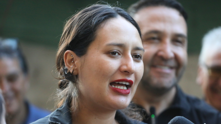 Alcaldesa de Lo Espejo desclasifica amenaza de bandas narco: 