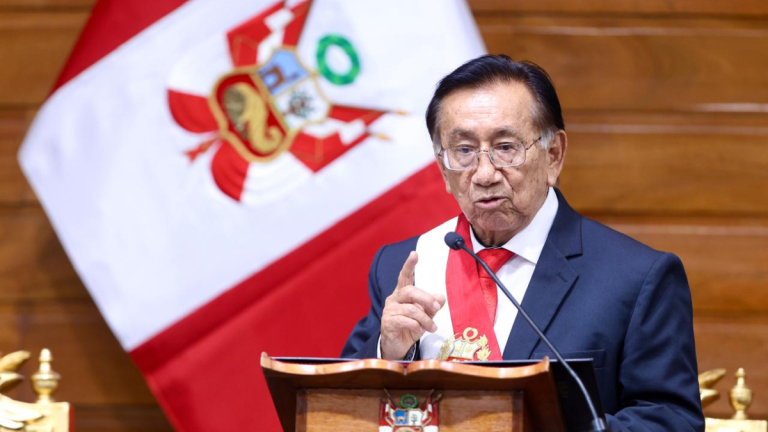 Quién es José María Balcázar, el nuevo presidente de Perú: a favor del matrimonio infantil e investigado por corrupción