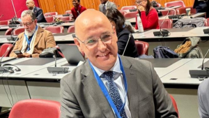 Quién es Julio Cordano, el chileno elegido para presidir en la ONU el tratado global sobre plásticos