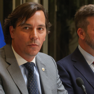 Aumenta la tensión en PNL: Labbé acusa 