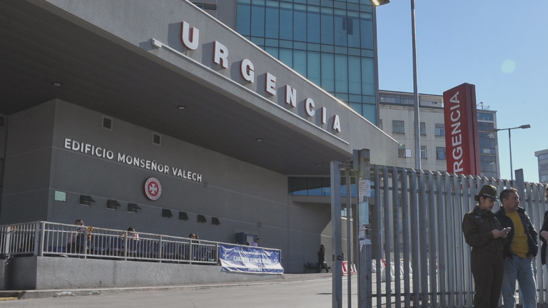 Se habría quitado la vida: lo que se sabe de muerte de funcionaria de Gendarmería en la ex Posta Central