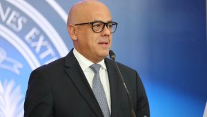 El presidente del Parlamento de Venezuela descarta elecciones inmediatas y condiciona el voto a un proceso de estabilización