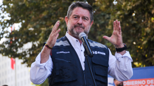 Abogado de Claudio Orrego arremete contra Fiscalía tras rechazo de desafuero: 