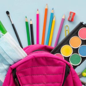 Sernac revela diferencias de hasta 3.527% en útiles escolares: así funciona su nuevo cotizador online