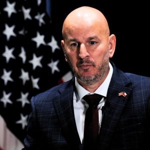 Embajador de Estados Unidos justificó revocación de visas a funcionarios de Gobierno: 