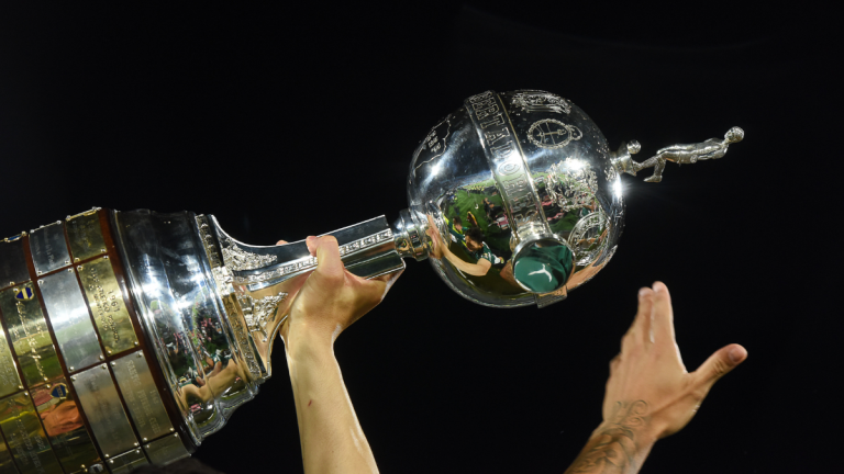 Todos los partidos tendrán pausas: en qué consiste la nueva norma que Conmebol implementará en Copa Libertadores 2026