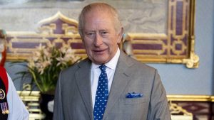 El caso del diseñador del Rey Carlos III: se quitó la vida luego de trabajo rechazado