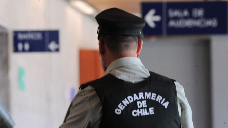 Segundo caso en 24 horas: Gendarmería libera otra vez a un imputado por error y director nacional recibe respaldo del Gobierno