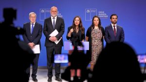 Encuesta Cadem: 52% está en desacuerdo con el envío de ayuda humanitaria a Cuba