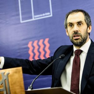 Lo que se festeja frente a la realidad