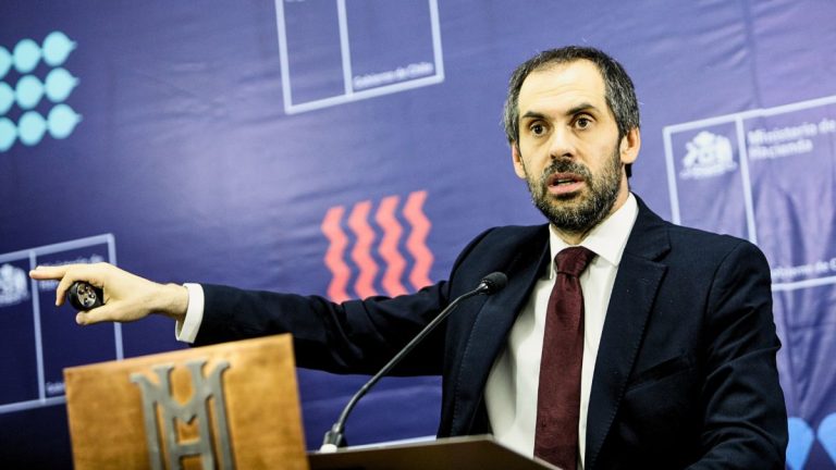 Lo que se festeja frente a la realidad