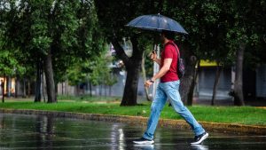 Lluvias y tormentas eléctricas podrían regresar a la RM: la alerta de la Dirección Meteorológica para este domingo