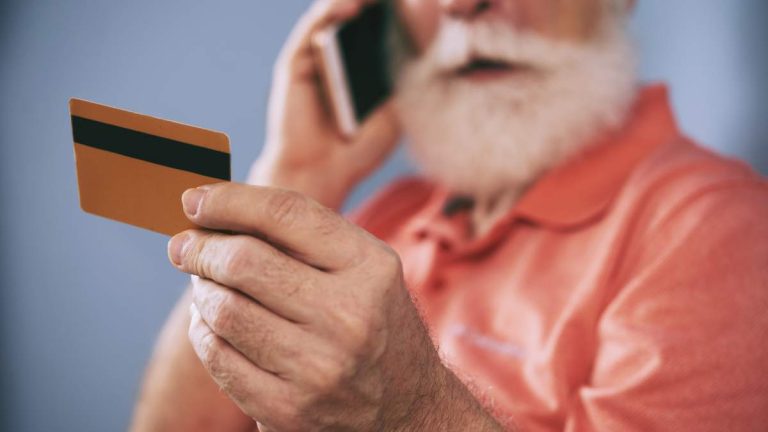 Promesas de alta rentabilidad: la estafa de Instagram que golpea a jubilados chilenos