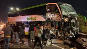 Todo lo que se sabe del accidente en la Ruta 5 que dejó dos muertos y decenas de heridos