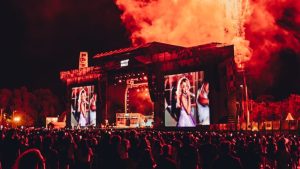 VIDEO - Lotus responde tras quemaduras de fans en show de Sabrina Carpenter en Lollapalooza