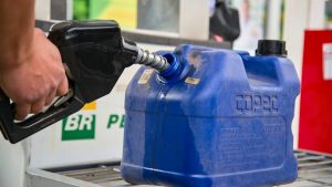 Tras fuerte alza del kerosene: revisa dónde encontrar la parafina más barata