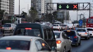 Regreso a clases y trabajo dispara la movilidad: proyectan semana crítica en Santiago