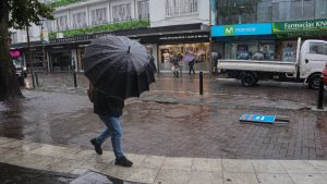 RM en alerta por intensos vientos que se extenderán por cuatro días: estas son las ocho regiones afectadas