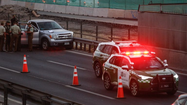 Lo que se sabe de la encerrona que sufrió el ex goleador de la U Joaquín Larrivey junto a otros futbolistas en la Autopista Central