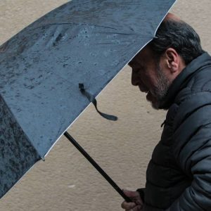 Río atmosférico con 80 mm de lluvia: las ocho regiones que tendrán precipitaciones este fin de semana