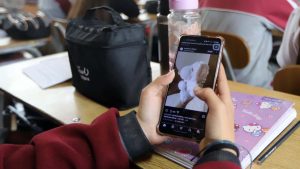 Ley que prohíbe celulares en la sala de clases: cuáles son las excepciones