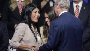 Ministerio de Ciencia congela becas para magíster y postdoctorado en el extranjero