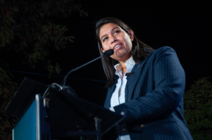 Andrea Balladares se convierte en la primera mujer en dirigir Renovación Nacional