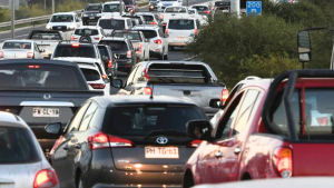 Que el alza no te golpee el bolsillo: los mejores consejos para ahorrar combustible al conducir