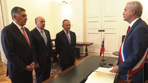 De la auditoría general al combate a la inmigración irregular: los primeros decretos firmados por el presidente Kast