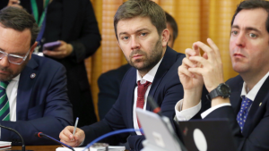 Diputados UDI tildan paquete de medidas del gobierno como 